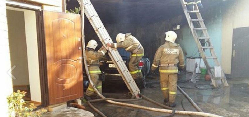 В Астрахани сгорел очередной автомобиль В Астрахани сгорел очередной автомобиль